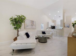 3525 Avion Woods Ct UNIT 702, Naples, FL 34104