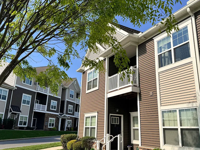 Holly Tree Apartments — Photo 8