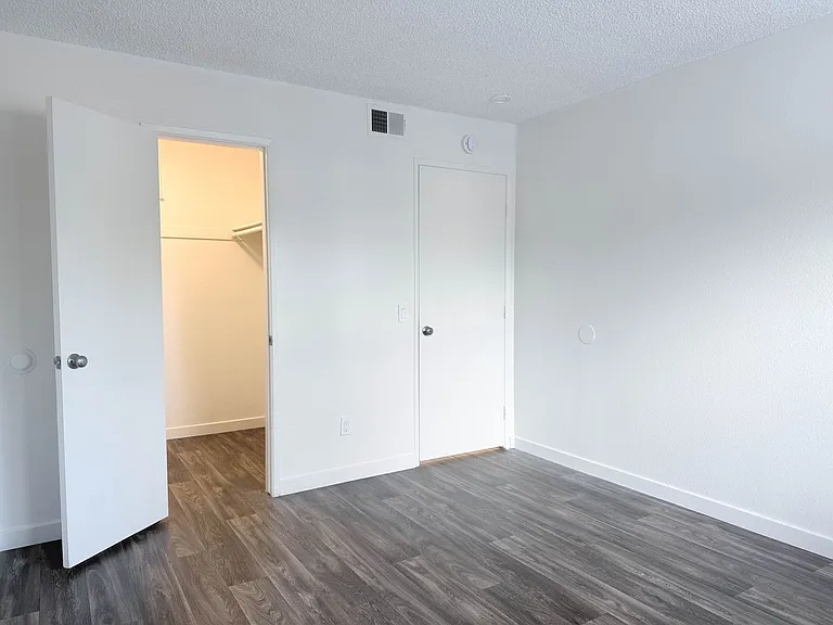 Peppertree Apartments — Photo 55