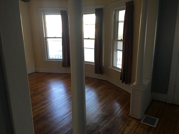 3rd image of 1504 Garden Dr #2