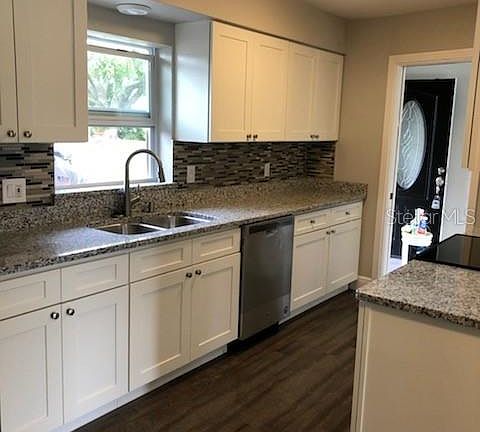 5th image of 227 Blossom Ln