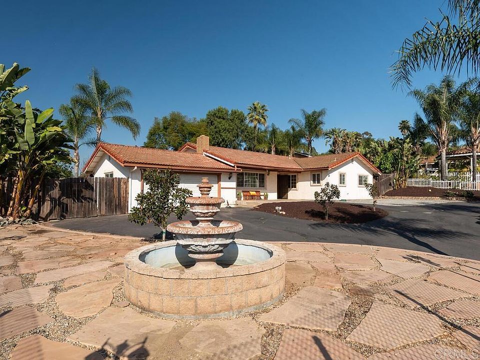 1st image of 206 Via Oro Verde