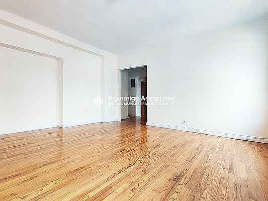 3rd image of 216 W 102nd St APT 4C
