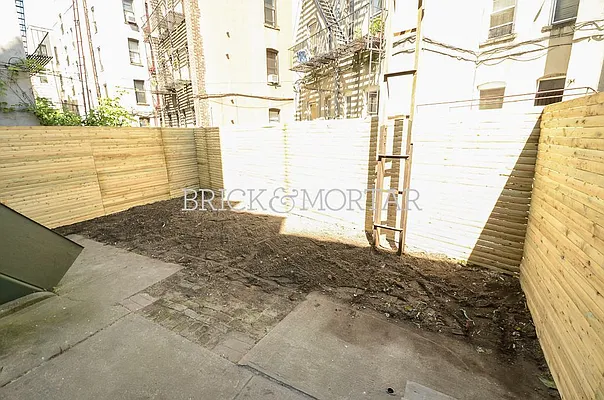 Rented by Brick&Mortar | media 35