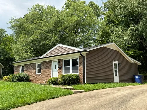 905 Camden Ct Photo 1