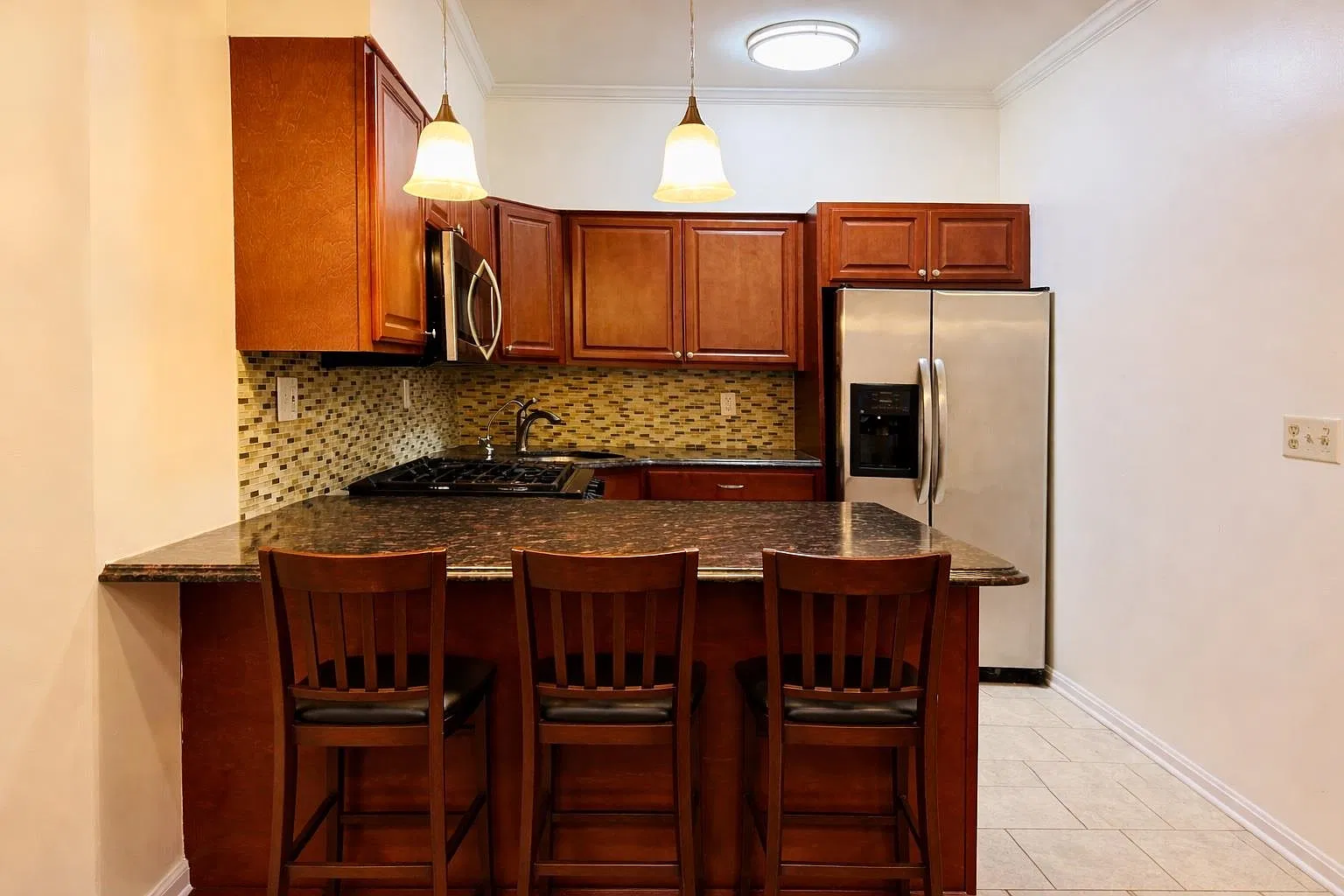 1 bed, 1.0 bath, $2,100 — Photo 3