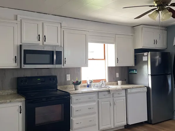 184 W Ridge St, Nanticoke, PA 18634