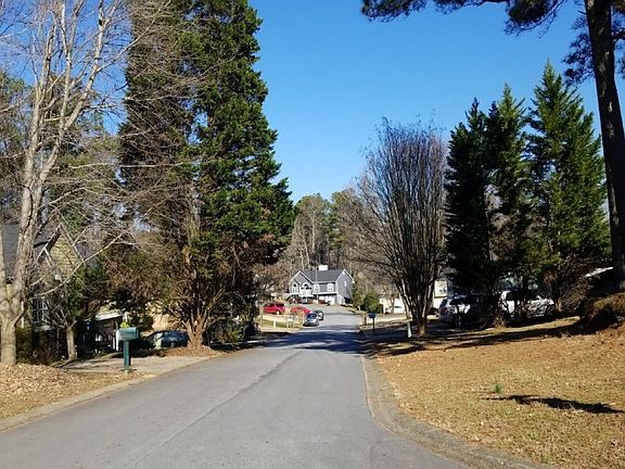 4th image of 2723 Candler Ln SW