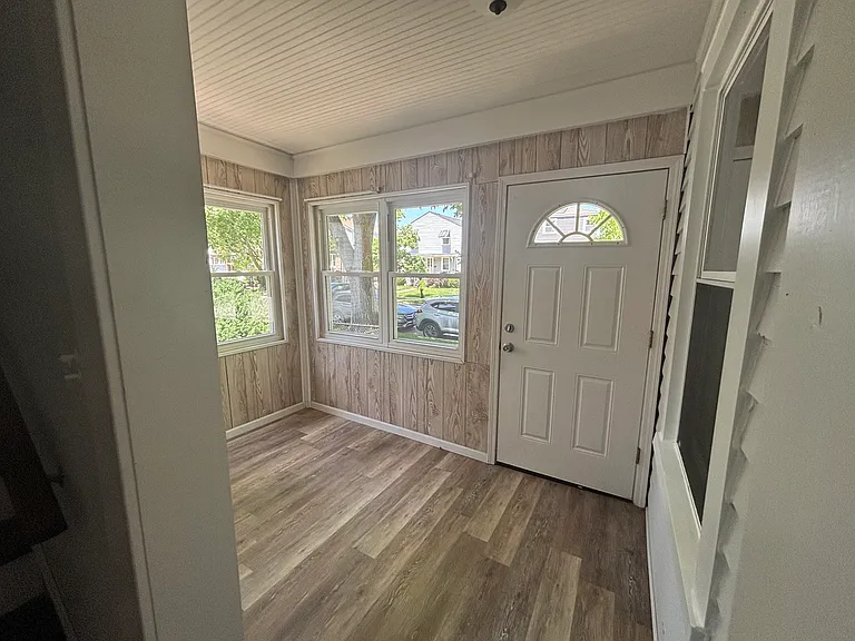 2224 Foster St #1 — Photo 2