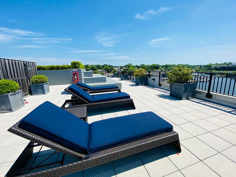 Roof Top Lounge with water views