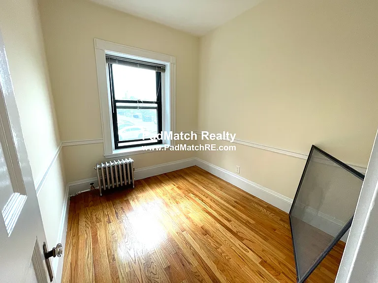 504 Beacon St #5 — Photo 6