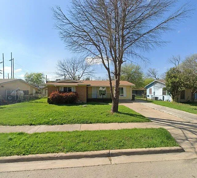 1005 Santa Rosa Dr — Photo 1