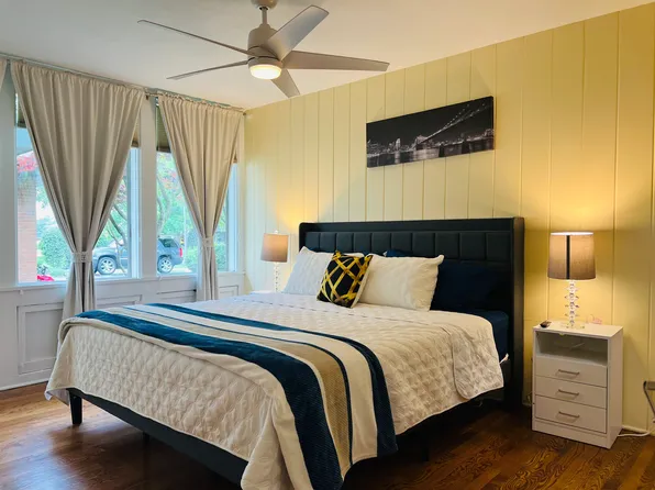 163 N Richard Ave, Elmhurst, IL 60126