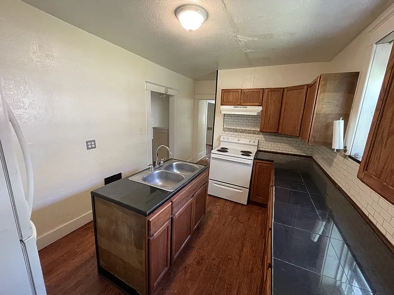 4415 Forest Ave — Photo 12