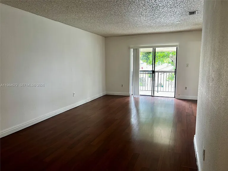 6001 Shakerwood Cir #204 — Photo 7