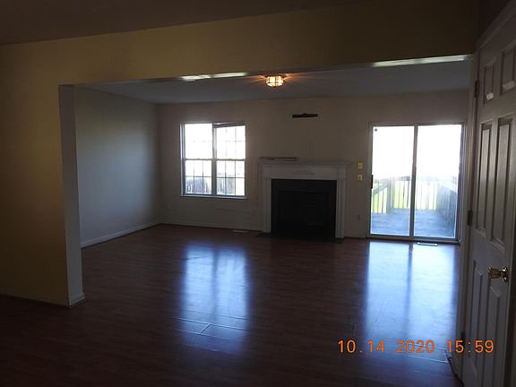 4th image of 713 Marian Dr