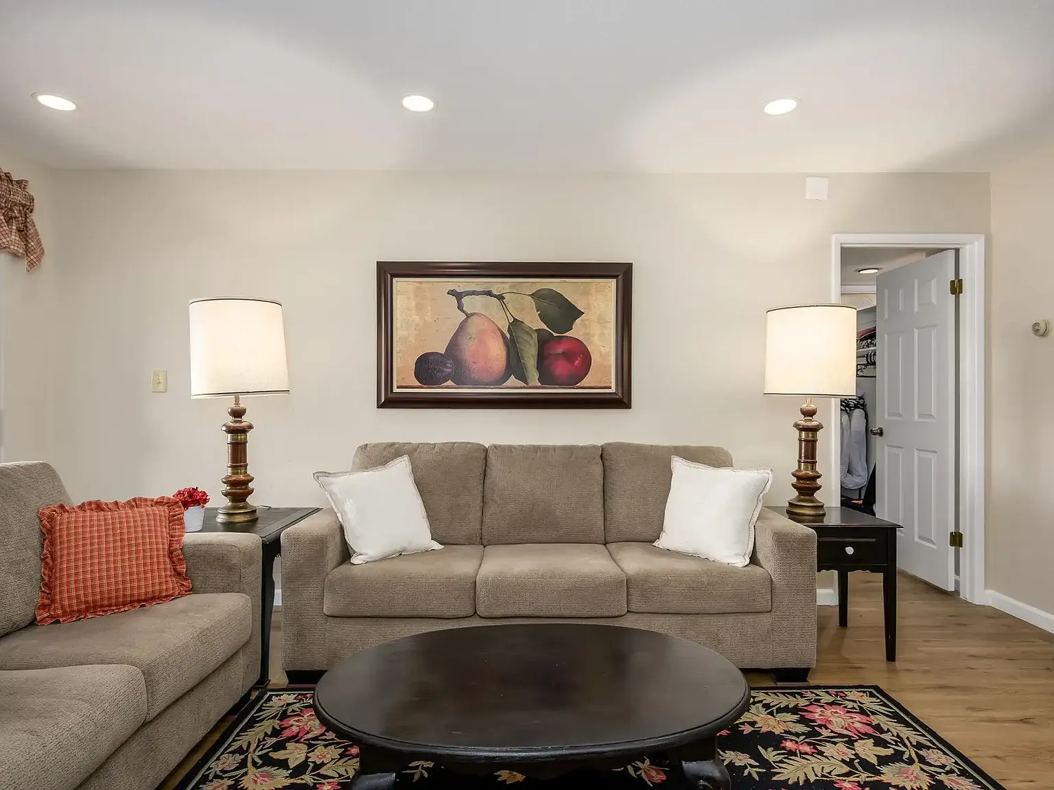 2 bed, 1200 sqft, $2,500 — Photo 2
