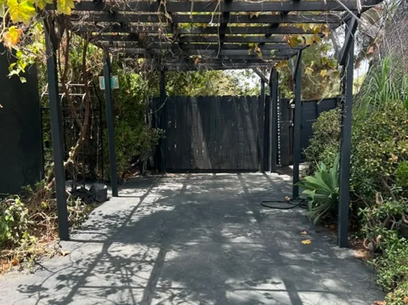 9912 La Tuna Canyon Rd, Sun Valley, CA 91352