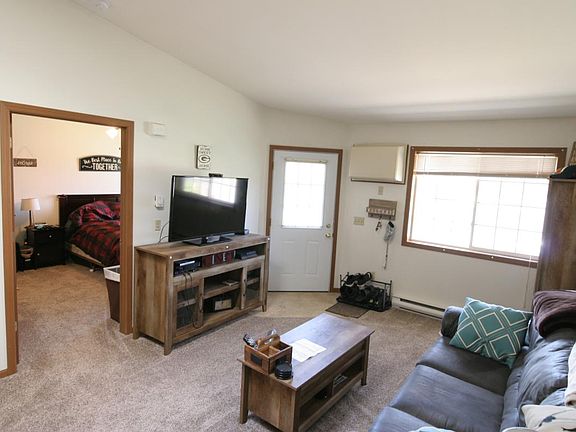 5th image of 208 Bowman Ln APT 2