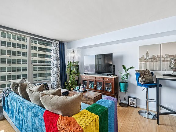 3rd image of 3600 N Lake Shore Dr APT 803