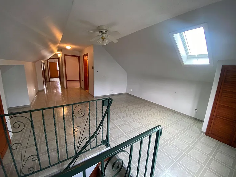 146 W Adams St — Photo 13