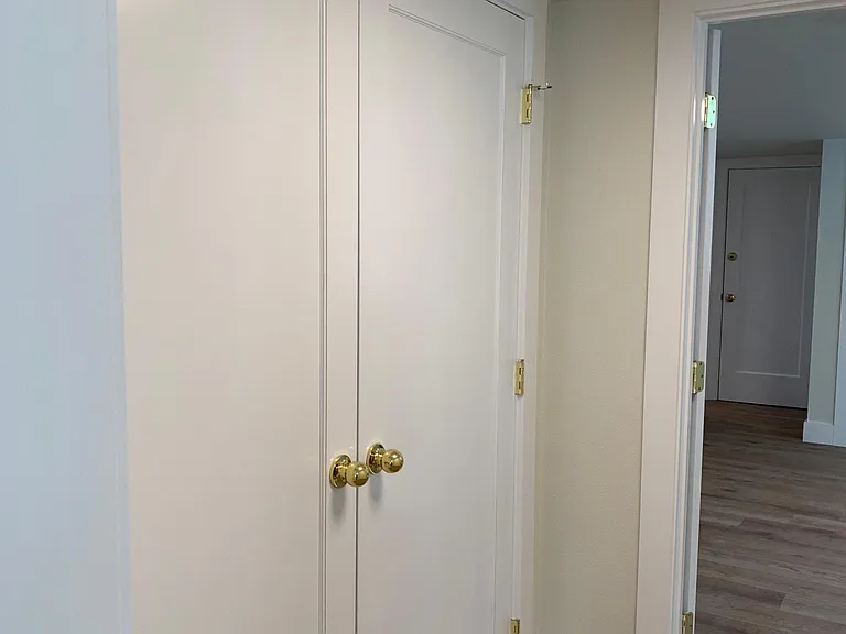 2104 S Corona St — Photo 30