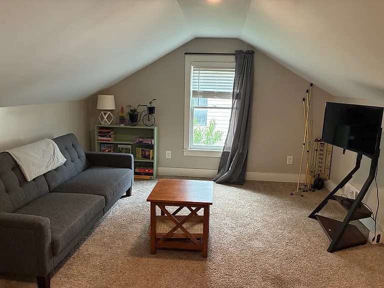 396 Deckner Ave SW — Photo 5