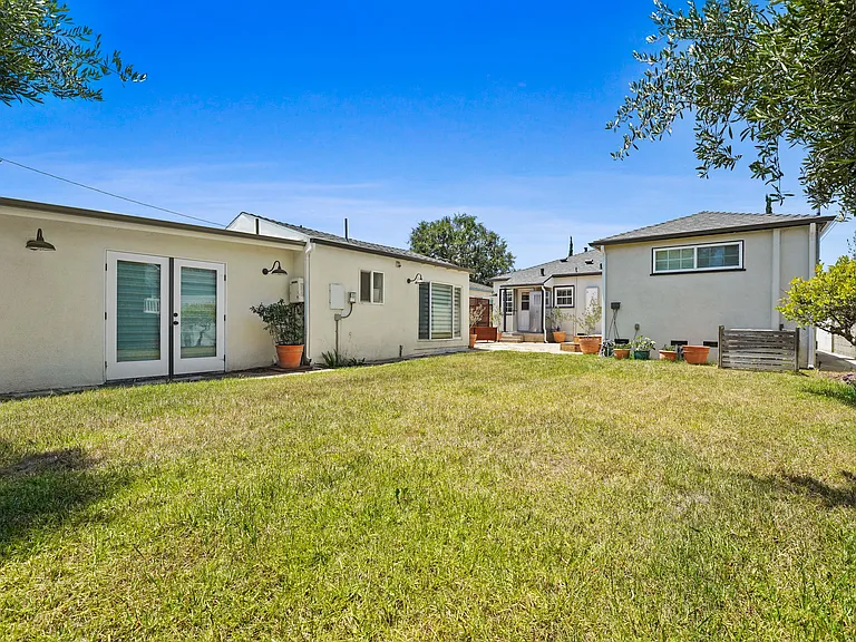 7822 Bleriot Ave — Photo 15