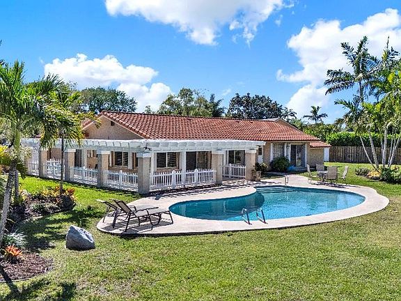 3rd image of 9181 NW 15th Street