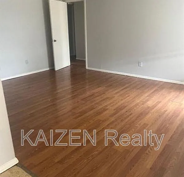 151 N Belvedere Blvd #16 — Photo 3