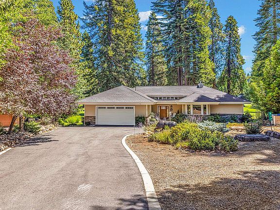 2nd image of 844 Lassen View Trl