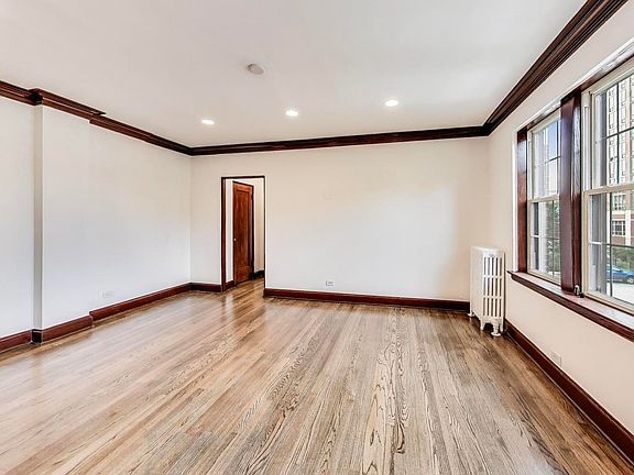 5th image of 1103 Holly Ct APT 207