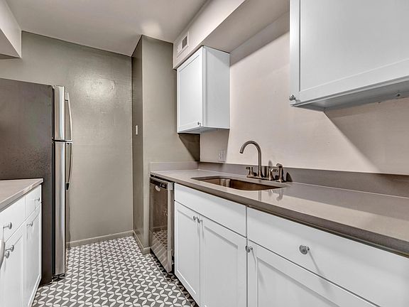 5th image of 2820 Hazelwood Dr APT A5