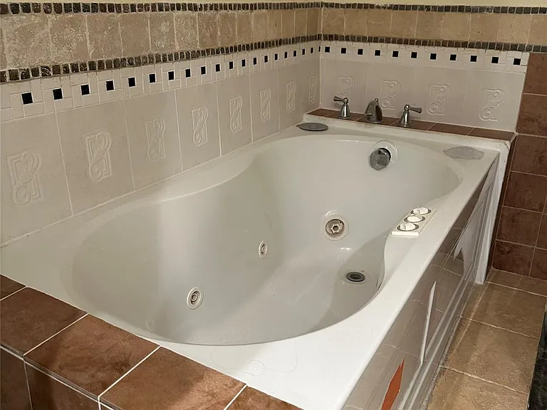 2826 Green Fields Dr — Photo 12