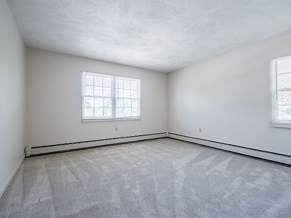 2nd image of 12 Heritage Dr #15