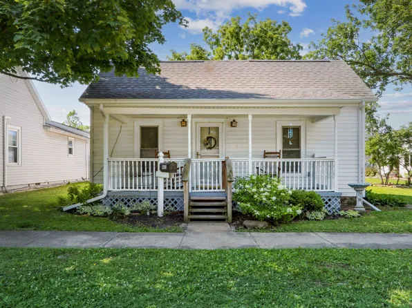 405 E Wilson St, Villa Grove, IL 61956