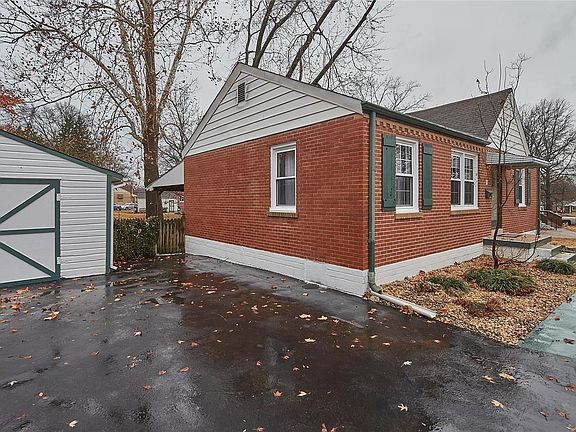 2nd image of 11 Saint Martha Ct