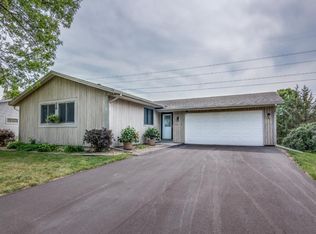 10615 Maple Valley Dr, Osseo, MN 55369