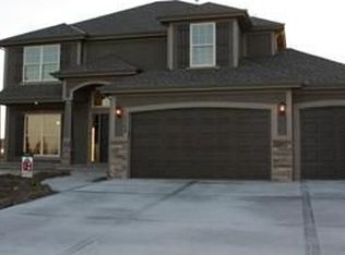 10134 N Maywood Ave, Kansas City, MO 64157