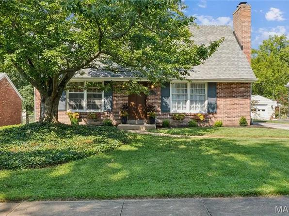 729 Chippendale Ct, Saint Louis, MO 63122