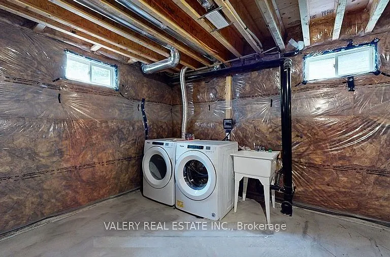 223 Ridley Cres — Photo 17