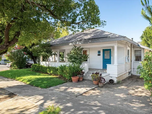 306 N 3rd Ave, Oakdale, CA 95361