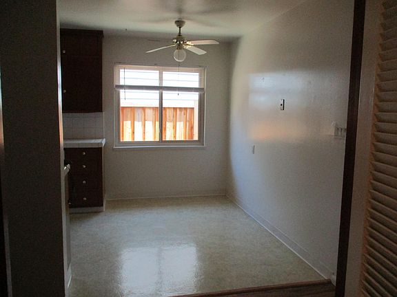 3rd image of 3217 Sunview Ave