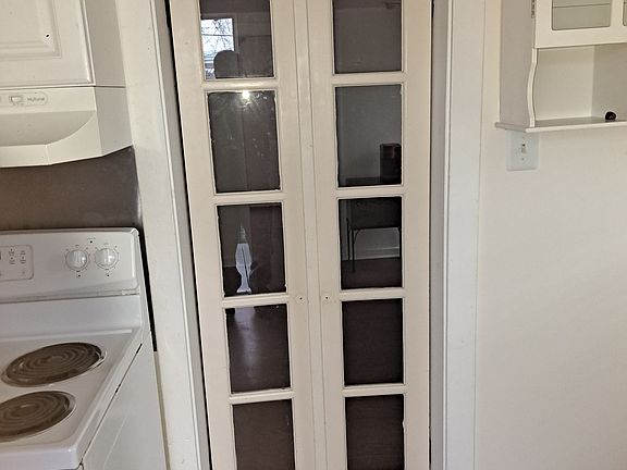 5th image of 3823 Fulton St APT 2