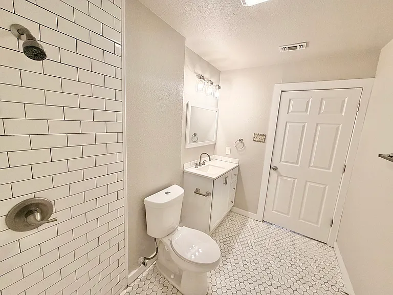 105 Dewitt St — Photo 15