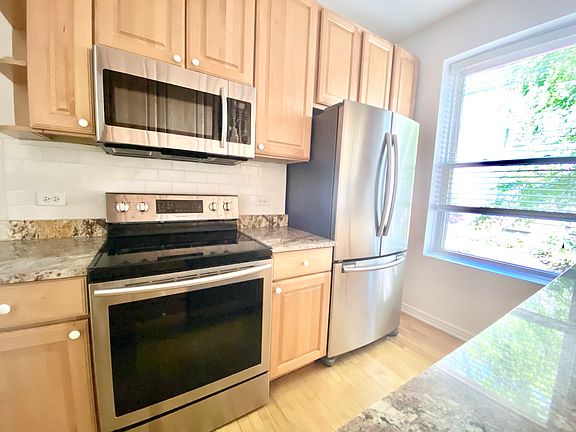 5th image of 506 W Deming Pl APT 1W