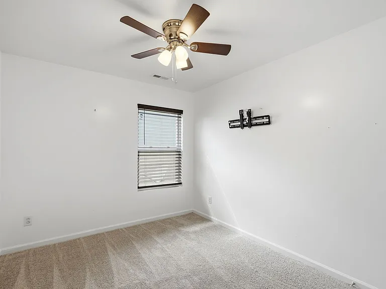 1906 Treefrog Ct — Photo 33