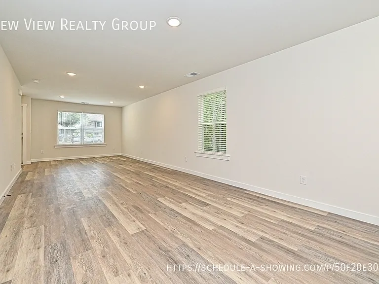 514 12th Ave NE — Photo 13