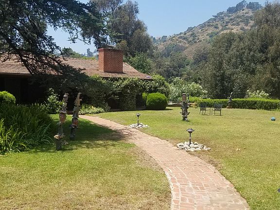 2nd image of 1540 Arroyo View Dr