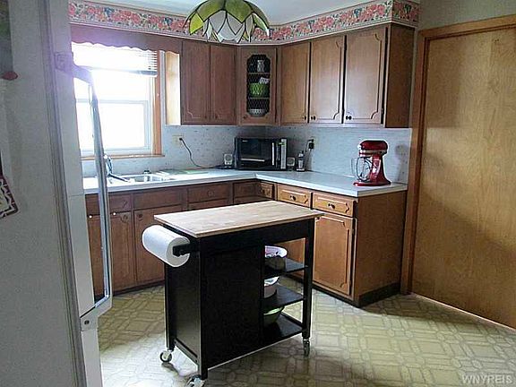 3rd image of 504 Gould Ave